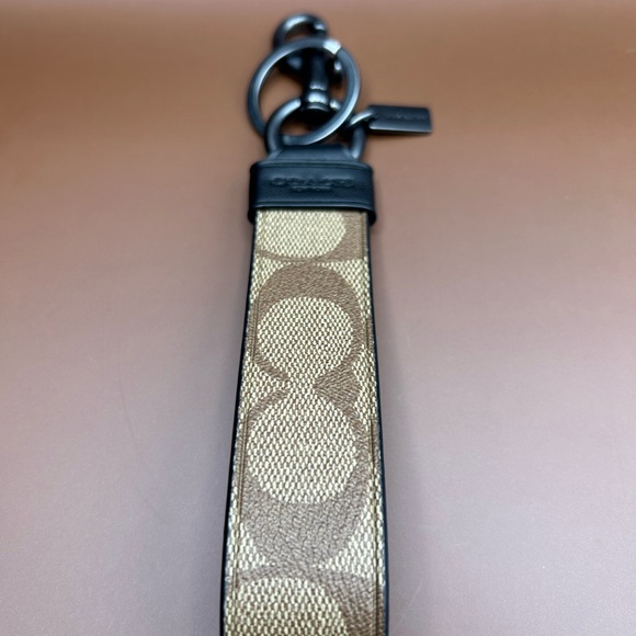 Coach Loop Key Fob In Signature Canvas NWOT - Picture 3 of 9